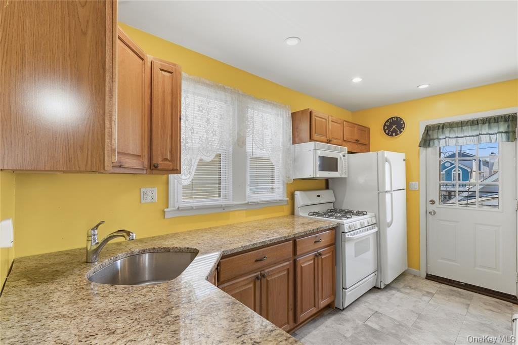 90 Oregon Street - Photo 3 of 12