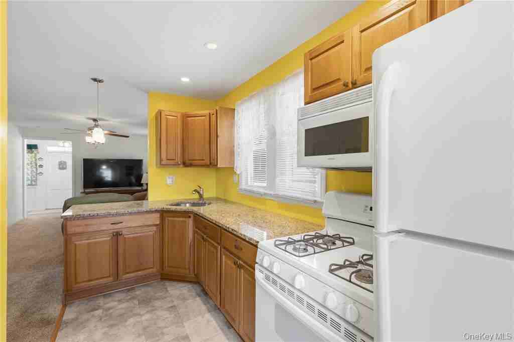 90 Oregon Street - Photo 4 of 12