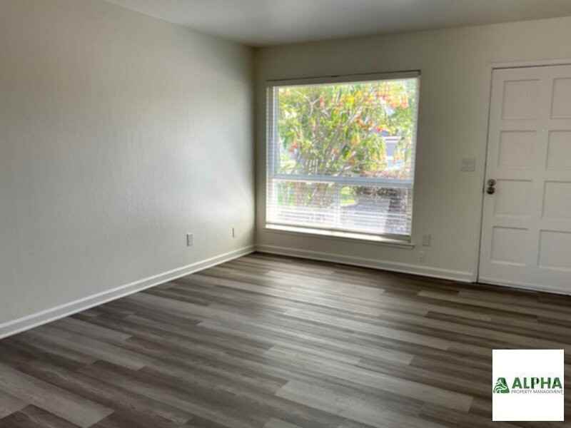 9535 Roads End Pl - Photo 3 of 14