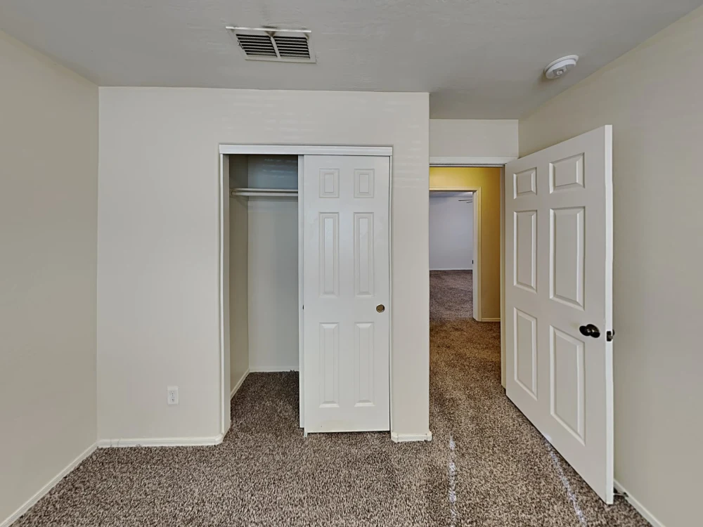 10514 W Alvarado Rd #NA - Photo 2 of 12