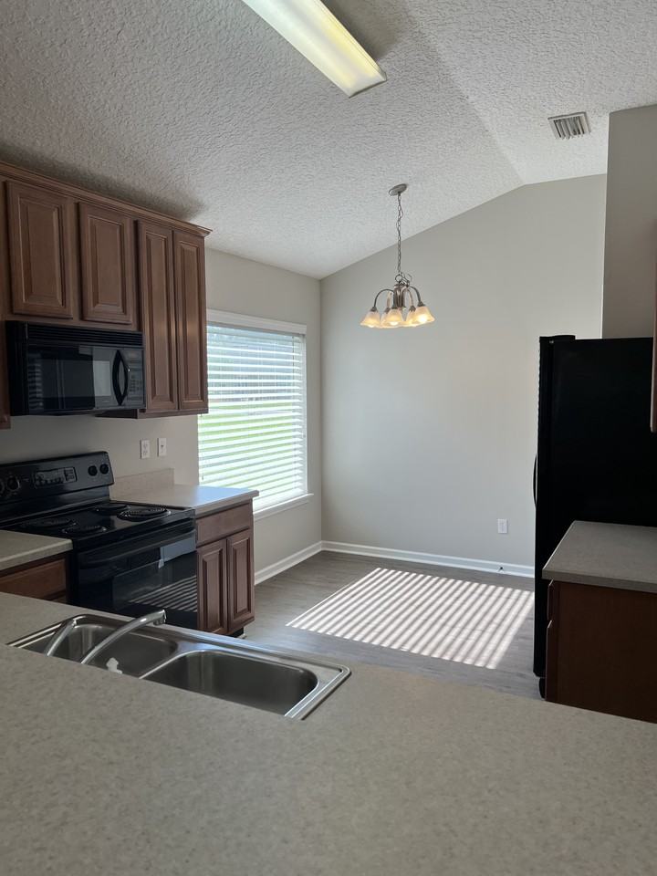 1861 Copper Stone Dr #NA - Photo 3 of 13