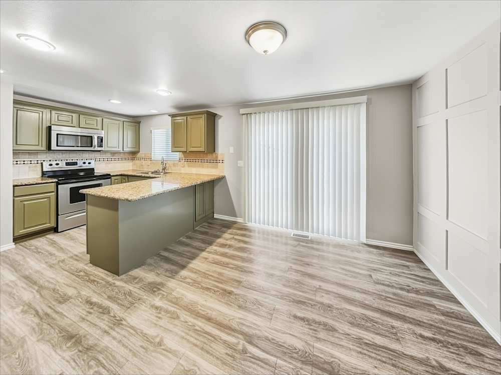 2612 W Castle Oaks Cir #NA - Photo 3 of 13