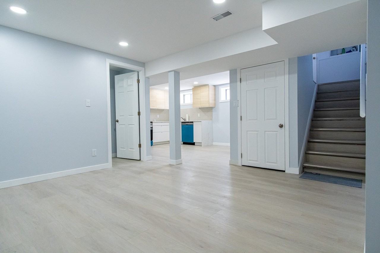 7131 83 St Nw - Photo 5 of 15