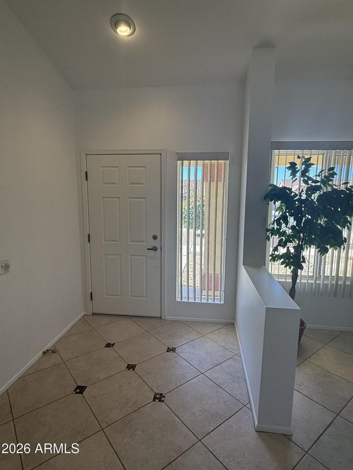 14518 W Heritage Dr - Photo 5 of 32