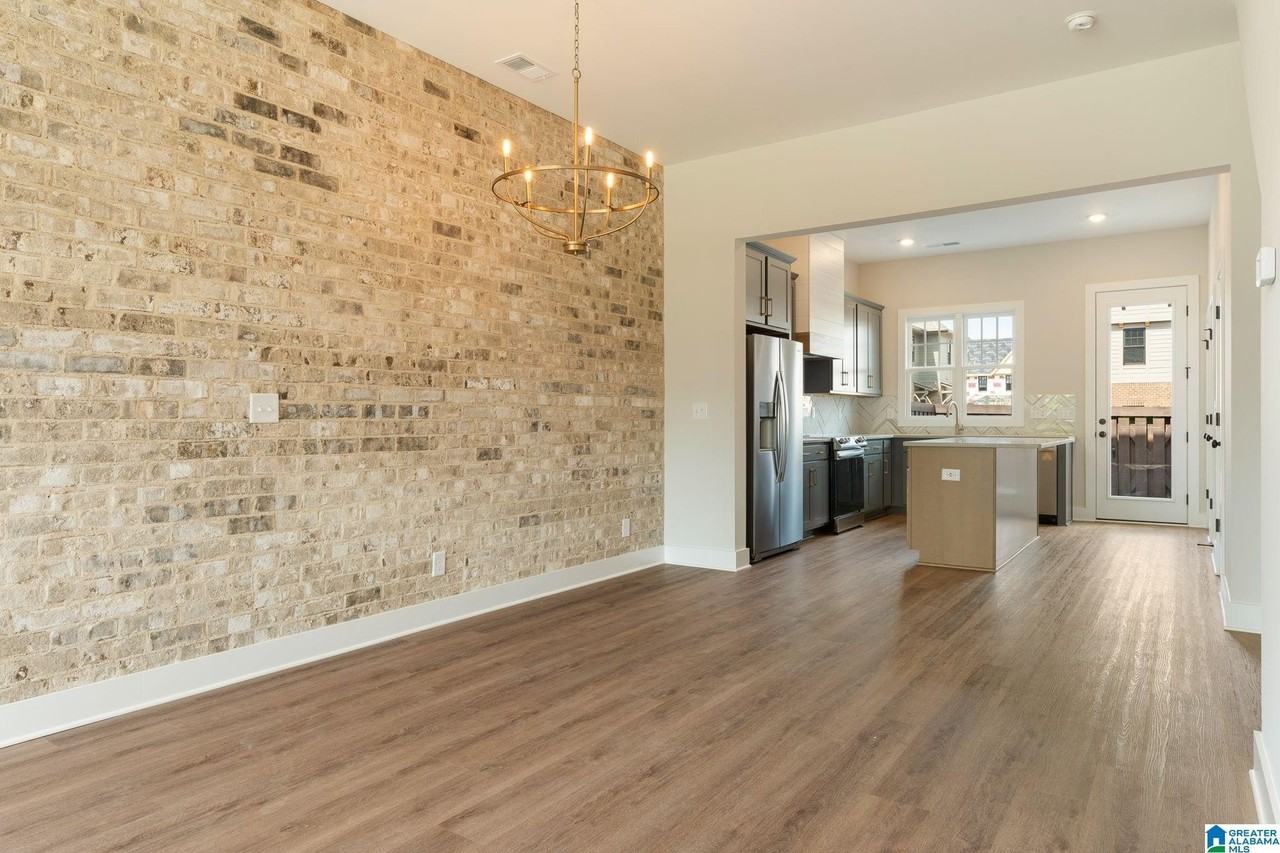 1191 Windsor Sq - Photo 7 of 31