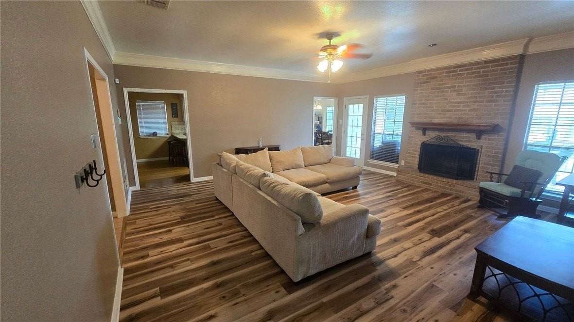 6314 Ramsgate Cir - Photo 3 of 40