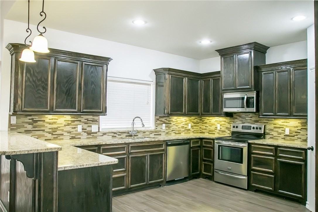 8218 Merlin Pl - Photo 7 of 20