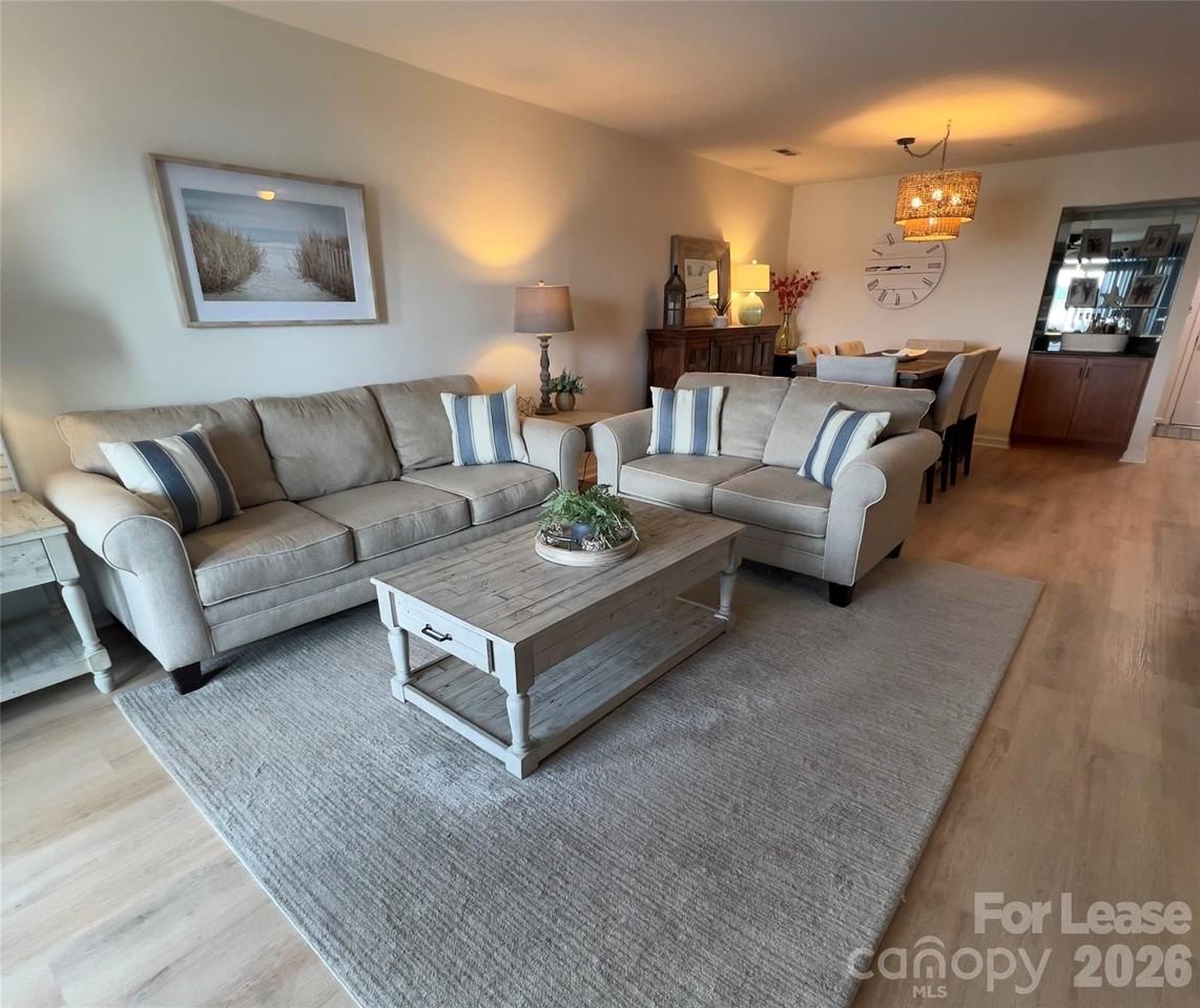 18629 Vineyard Point Ln - Photo 3 of 12