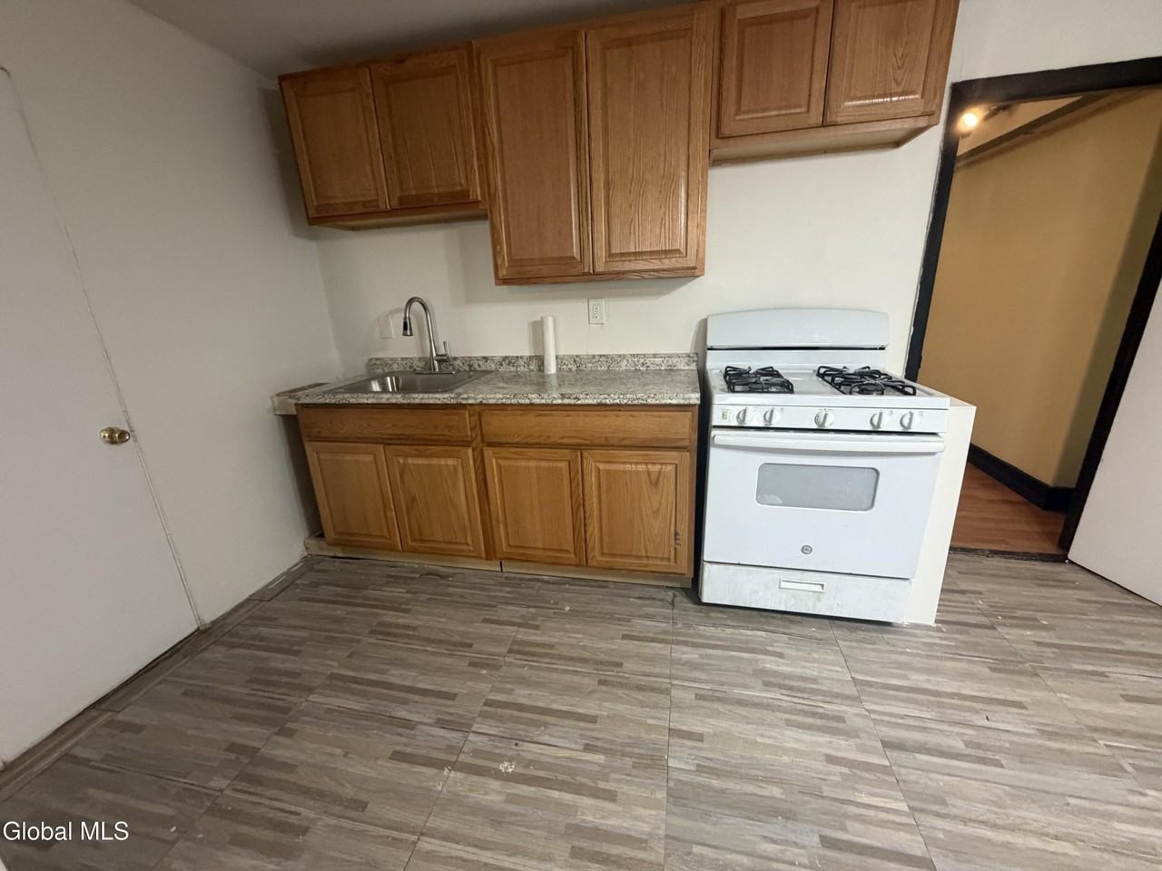 94 Philip St #1 - Photo 5 of 10