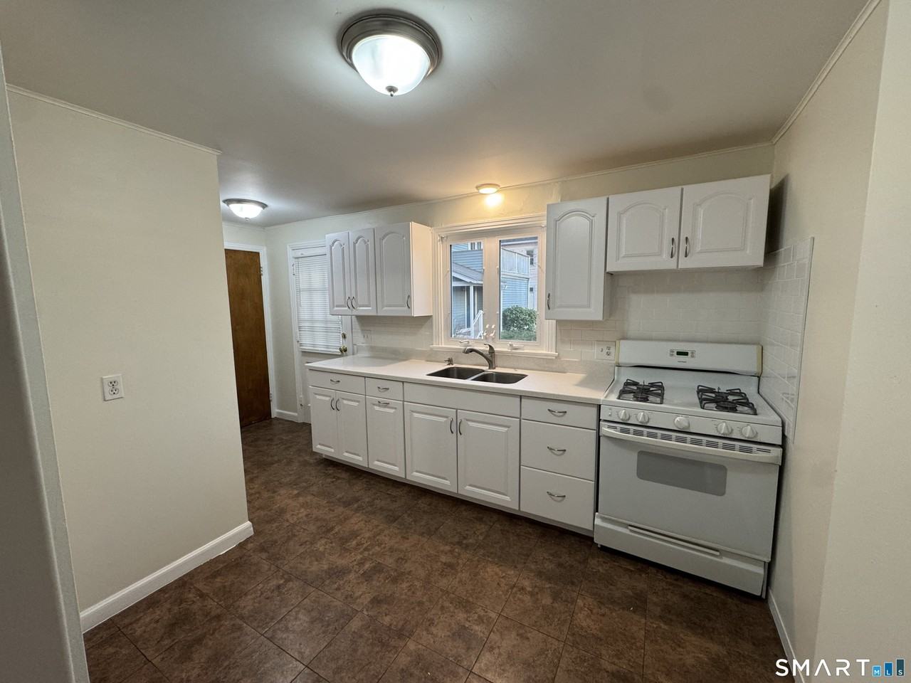 1164 Whitney Ave #H - Photo 2 of 9