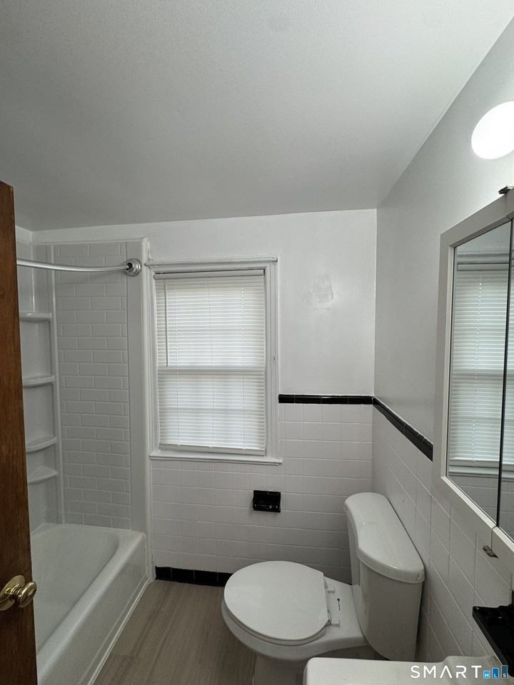 1164 Whitney Ave #H - Photo 7 of 9