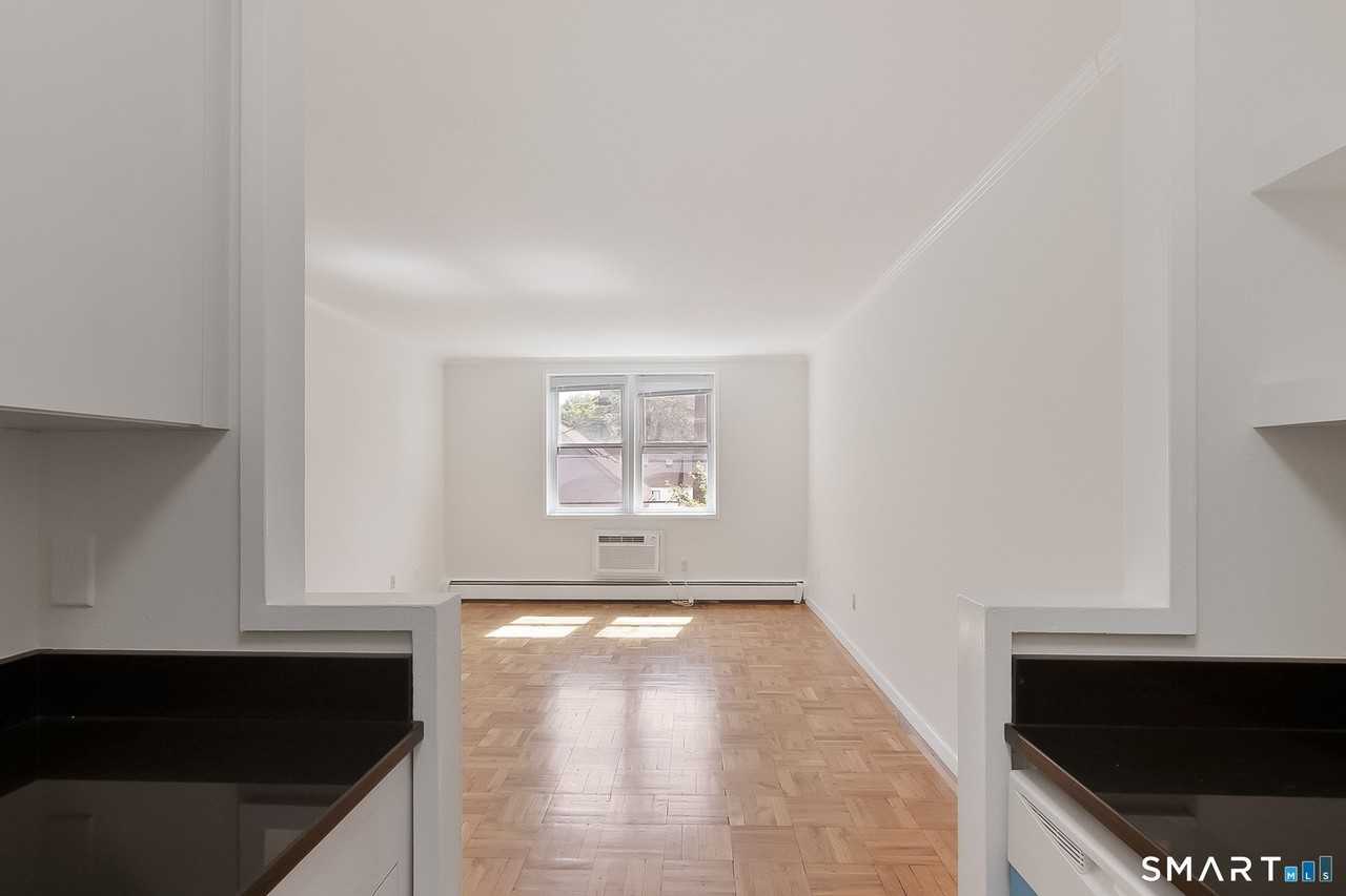 140 Grove St #3G - Photo 3 of 21