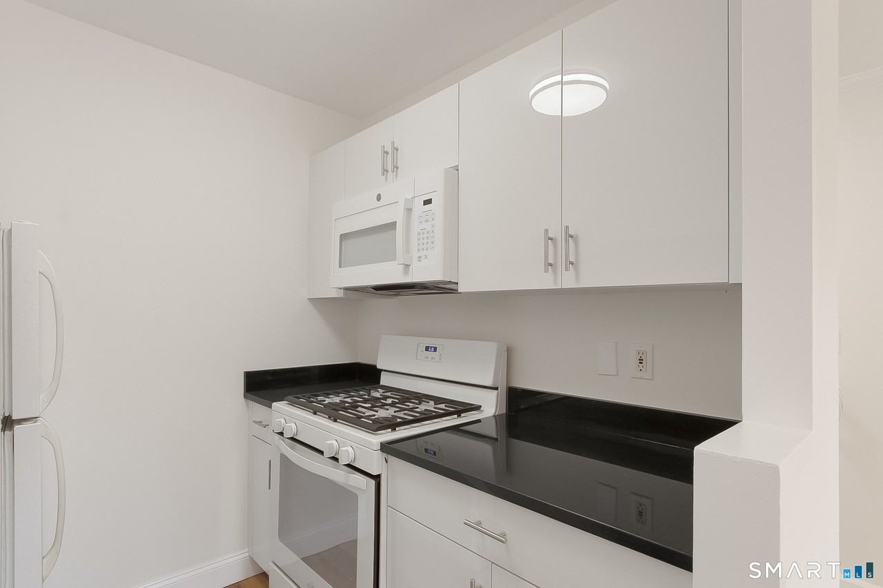 140 Grove St #3G - Photo 6 of 21