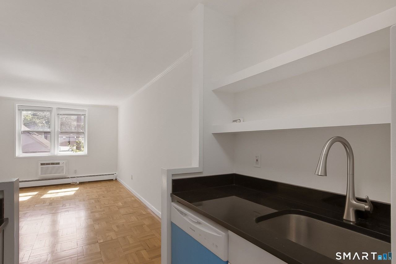 140 Grove St #3G - Photo 7 of 21
