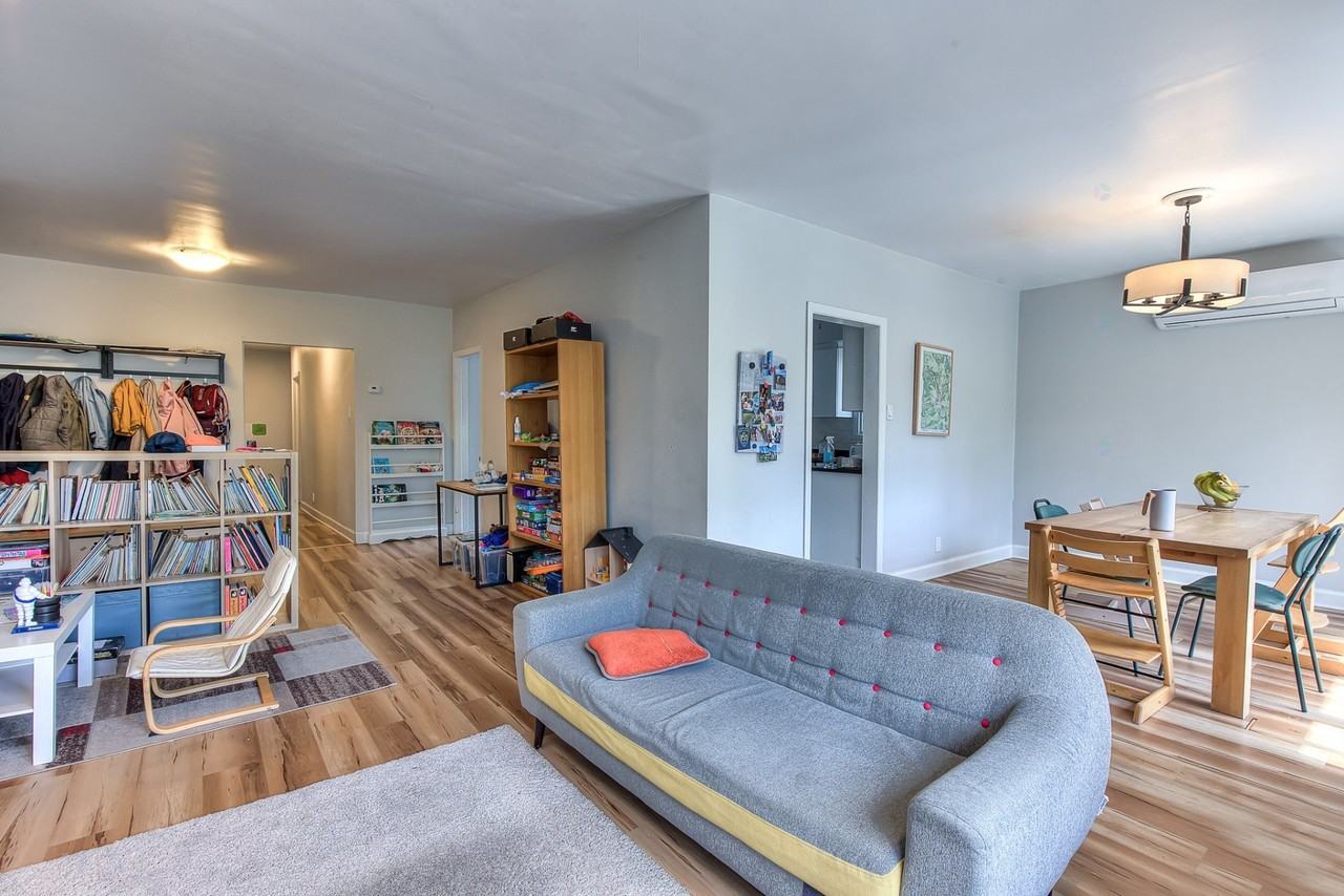 4127 Rue Jean-Brillant - Photo 4 of 24