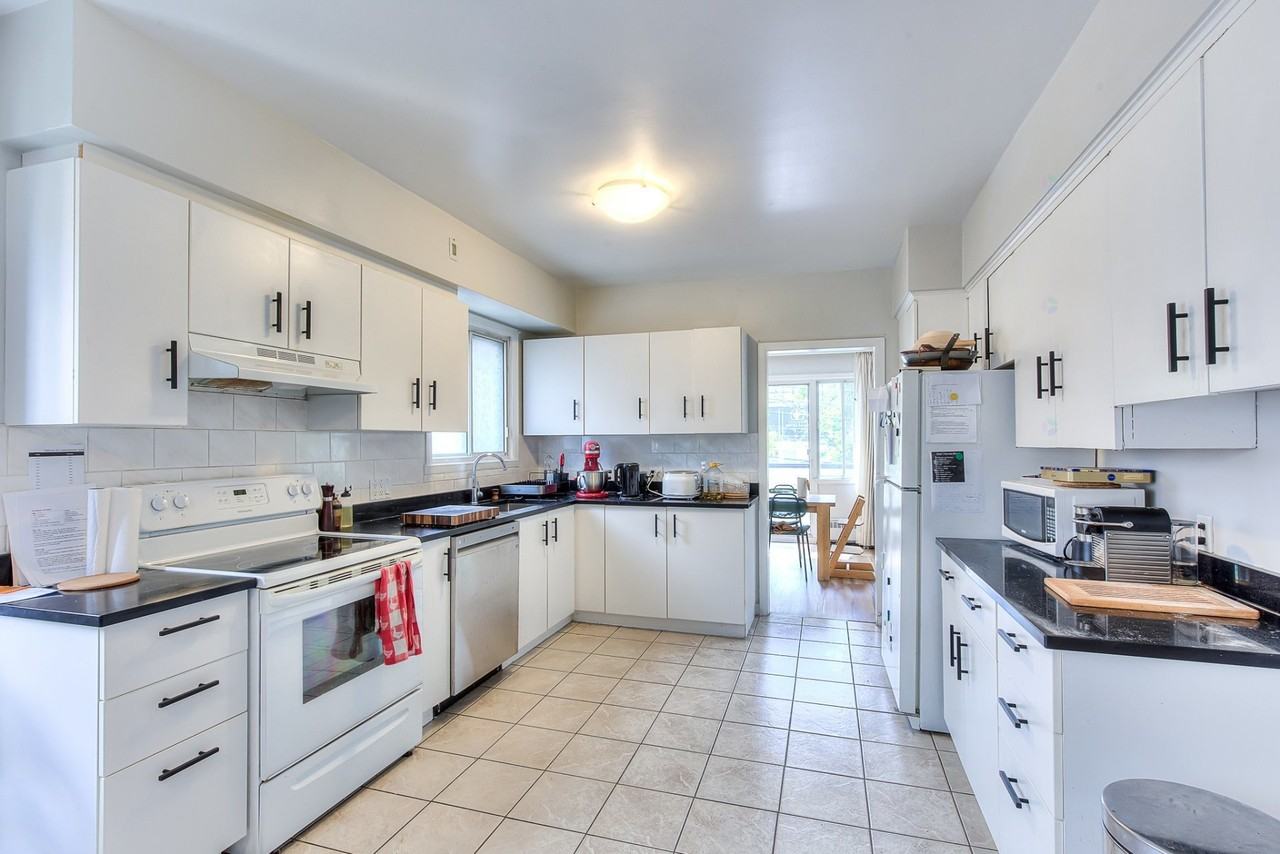 4127 Rue Jean-Brillant - Photo 7 of 24