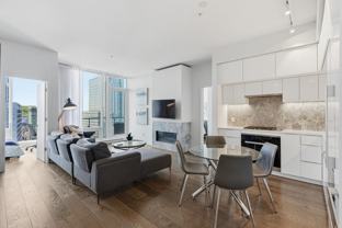 1288 Rue Saint-Antoine O - Photo 1 of 1