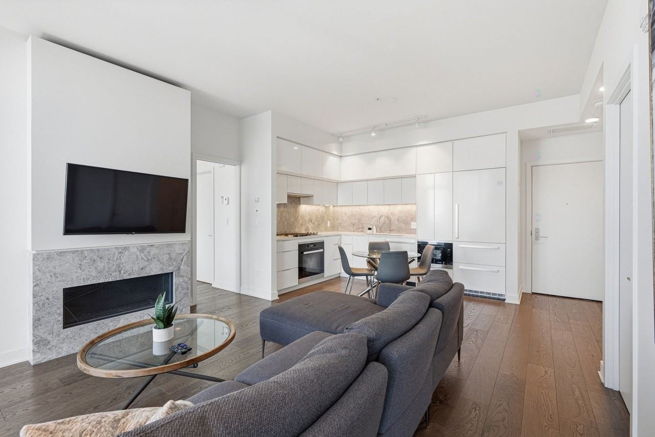 1288 Rue Saint-Antoine O - Photo 5 of 39