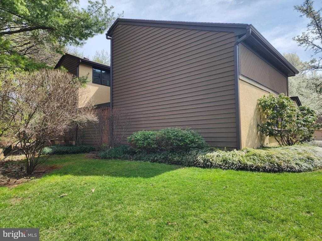 254 Sayre Dr - Photo 2 of 24