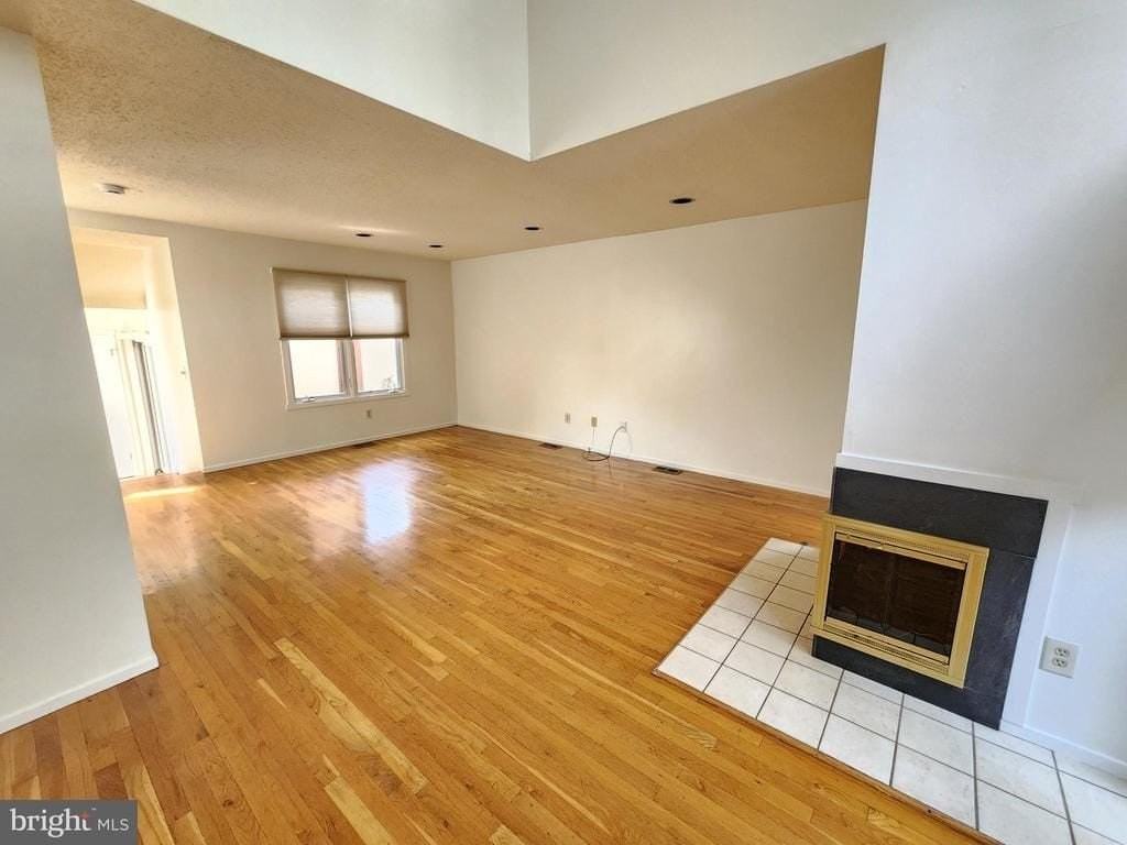 254 Sayre Dr - Photo 6 of 24