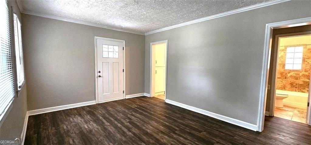 1007 Edie Ave Se - Photo 2 of 12