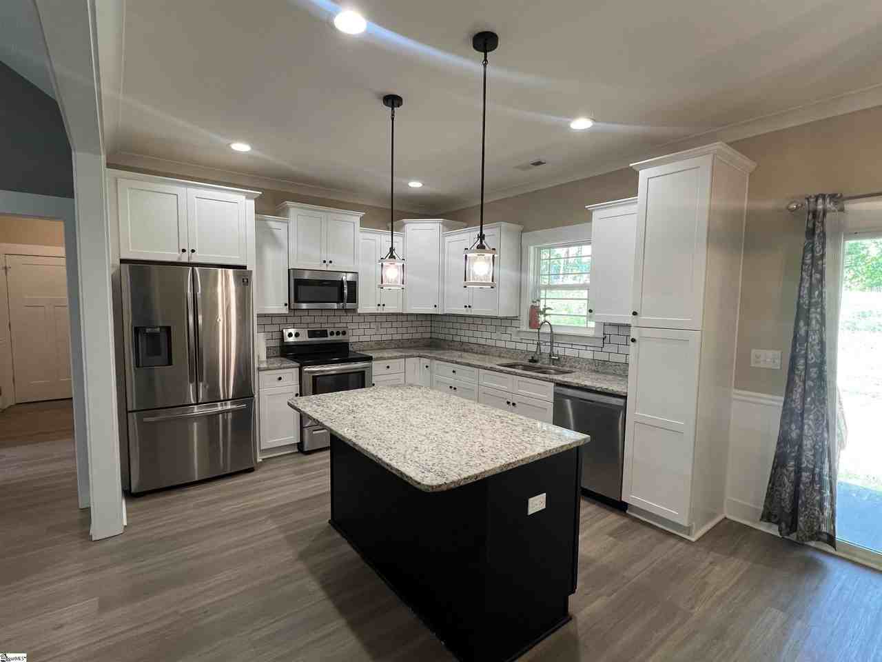 103 Angler Dr - Photo 6 of 37