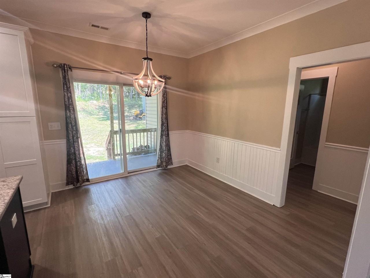 103 Angler Dr - Photo 7 of 37
