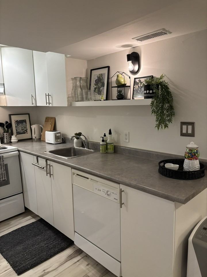 Gates Ave - Photo 4 of 18