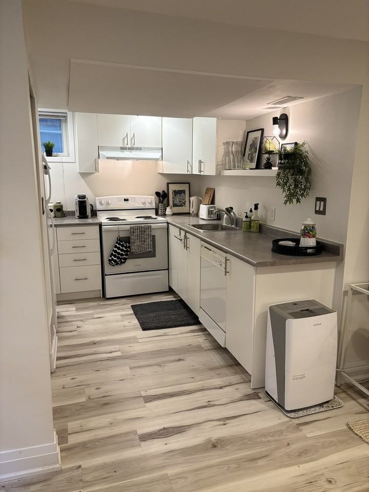 Gates Ave - Photo 3 of 18