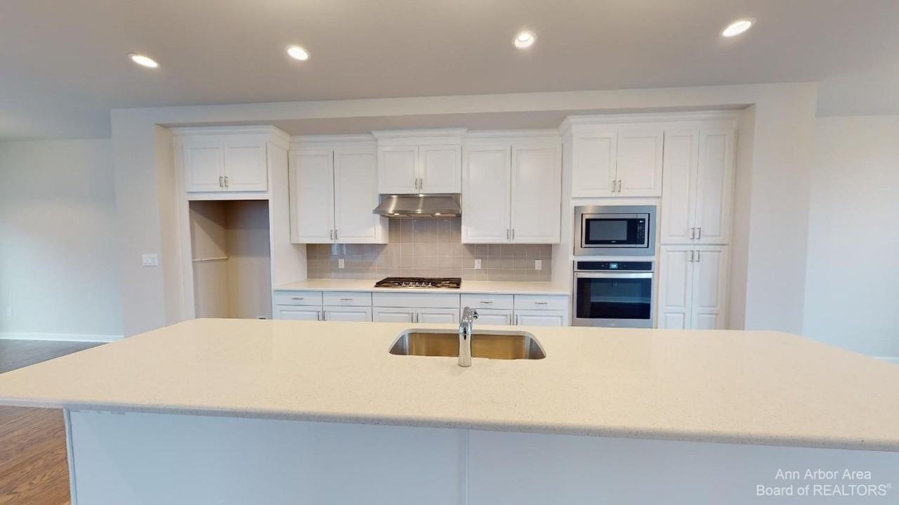 2907 Corston Rd - Photo 3 of 50