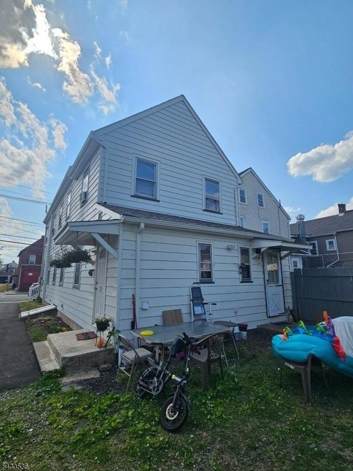 38A Thompson St - Photo 2 of 15