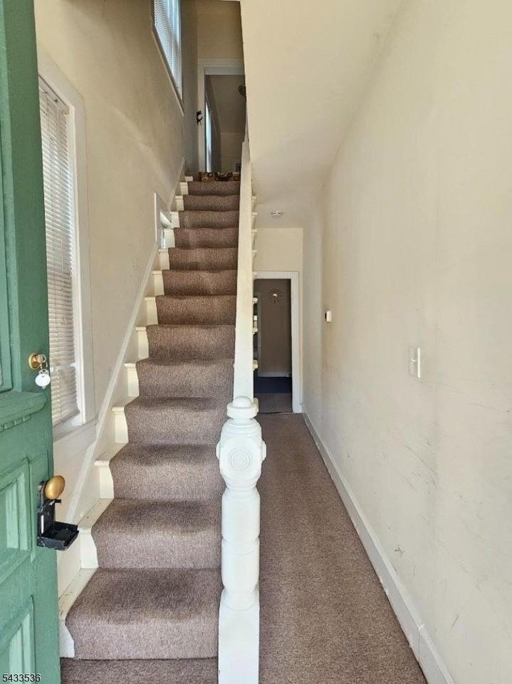38A Thompson St - Photo 3 of 15