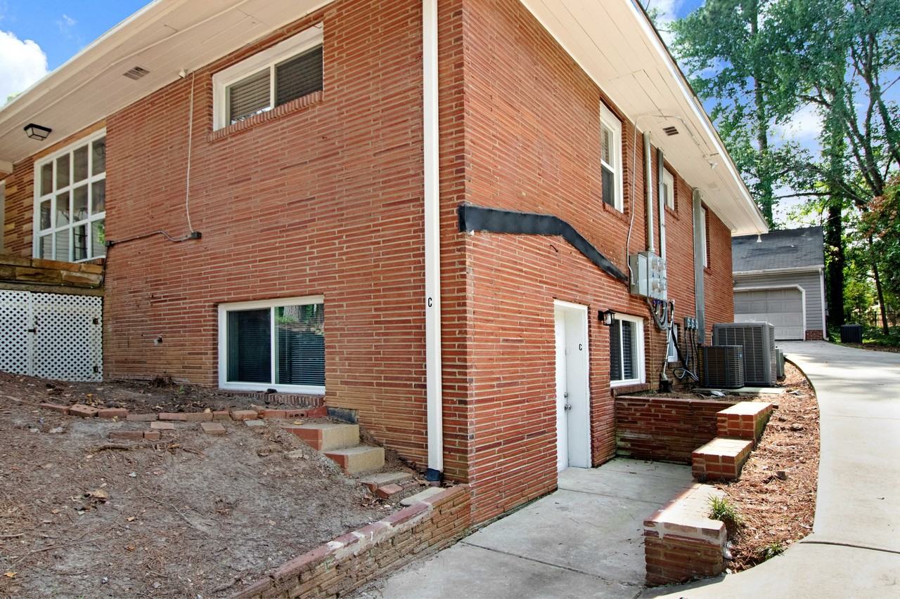 105 Pineland Cir #C - Photo 3 of 17