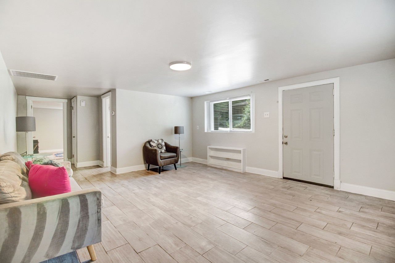 105 Pineland Cir #C - Photo 4 of 17