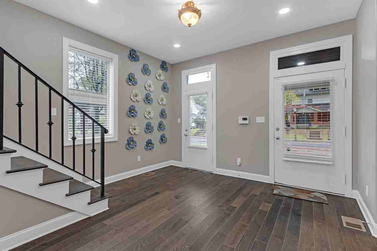 1295 Vinton Ave - Photo 2 of 35