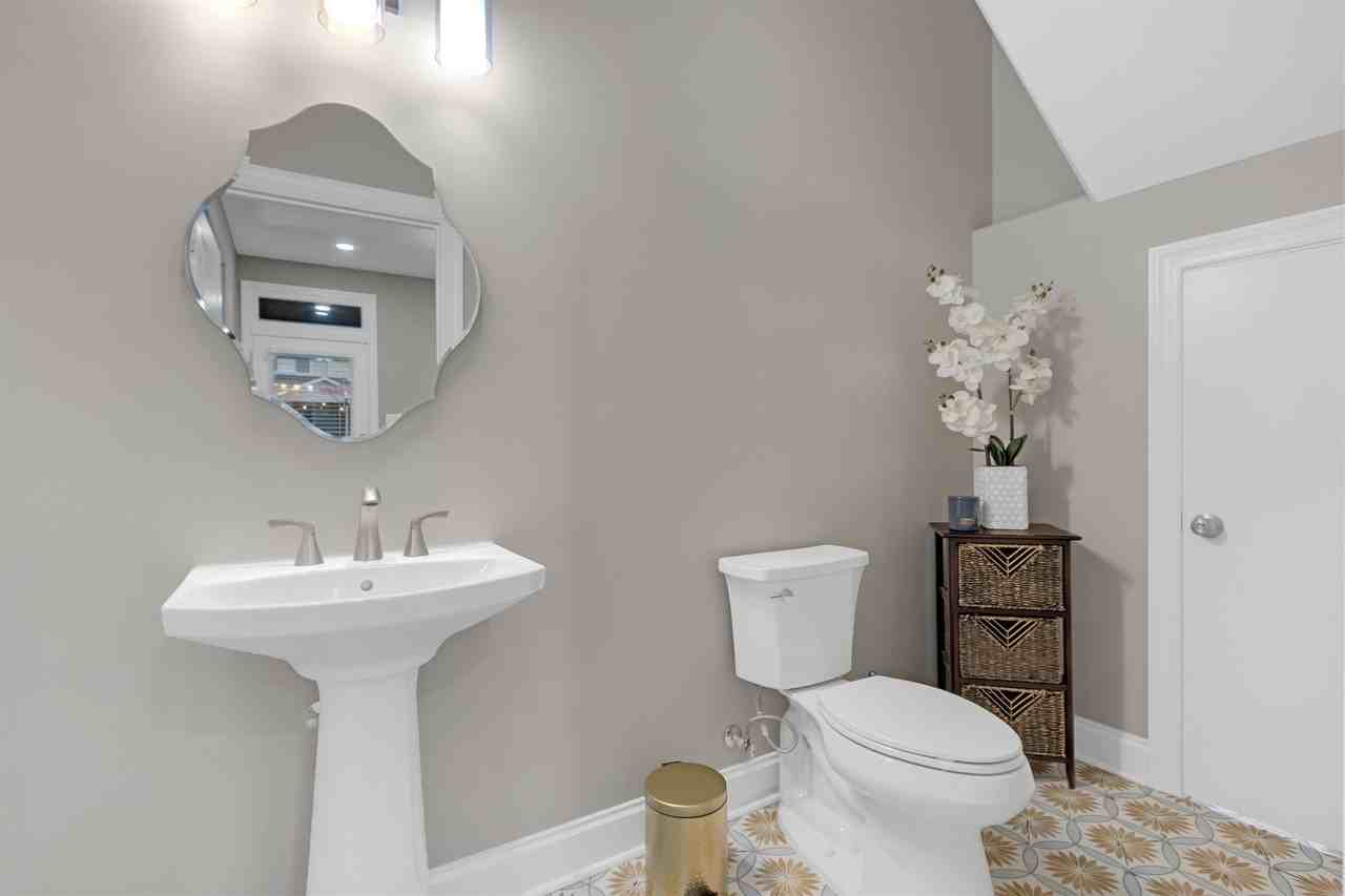1295 Vinton Ave - Photo 4 of 35