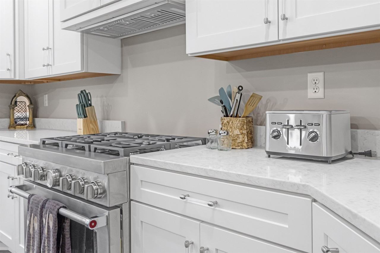1295 Vinton Ave - Photo 7 of 35