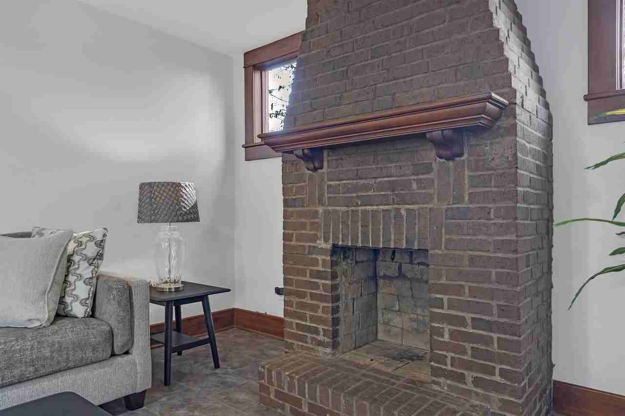 1293 Vinton Ave - Photo 6 of 10