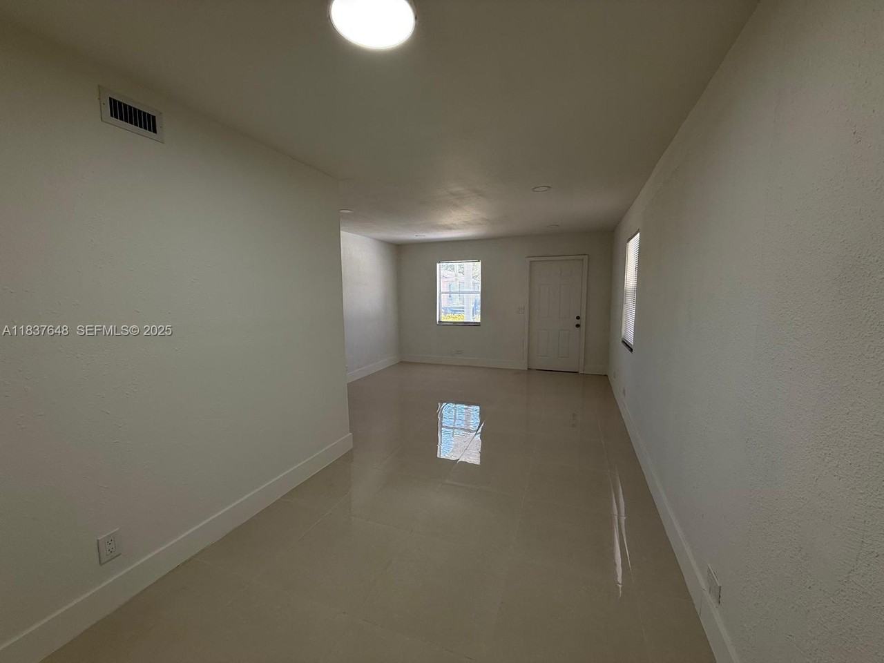 1494 W 34th St - Photo 4 of 8