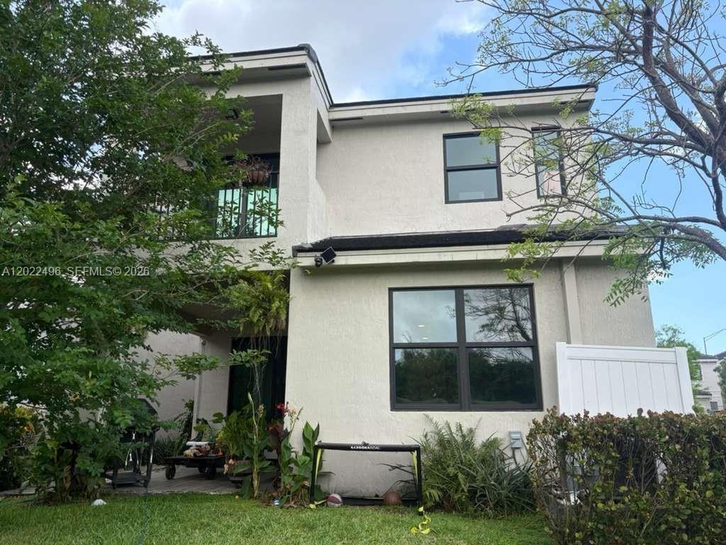 115 Nw 36th Ave - Photo 2 of 8