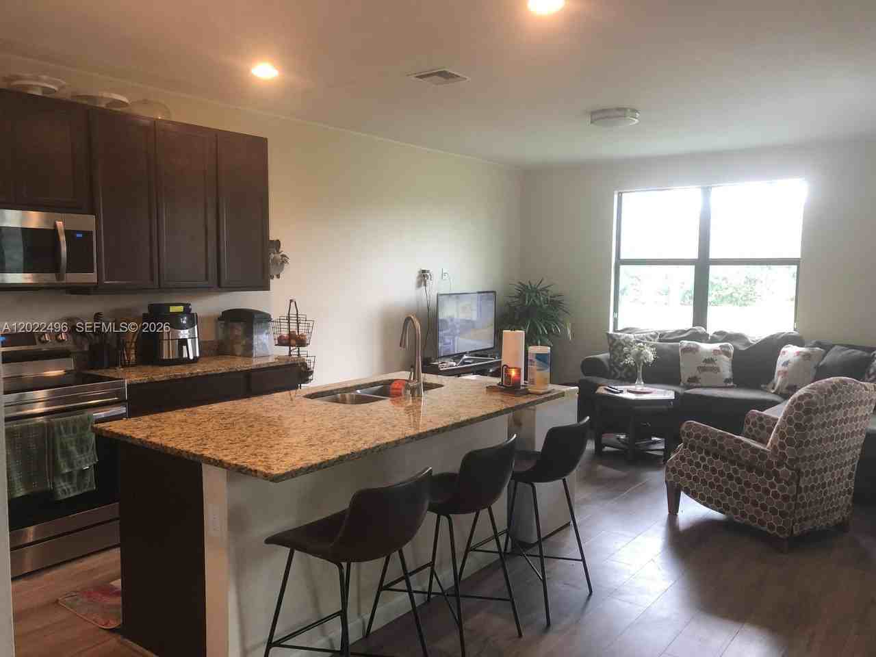 115 Nw 36th Ave - Photo 7 of 8