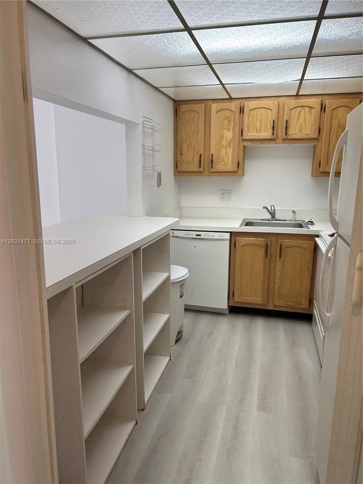 4154 Inverrary Dr #205 - Photo 4 of 17
