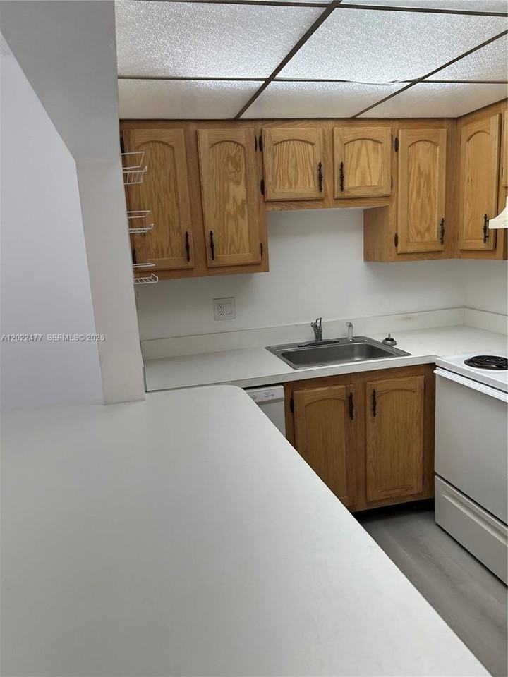 4154 Inverrary Dr #205 - Photo 5 of 17