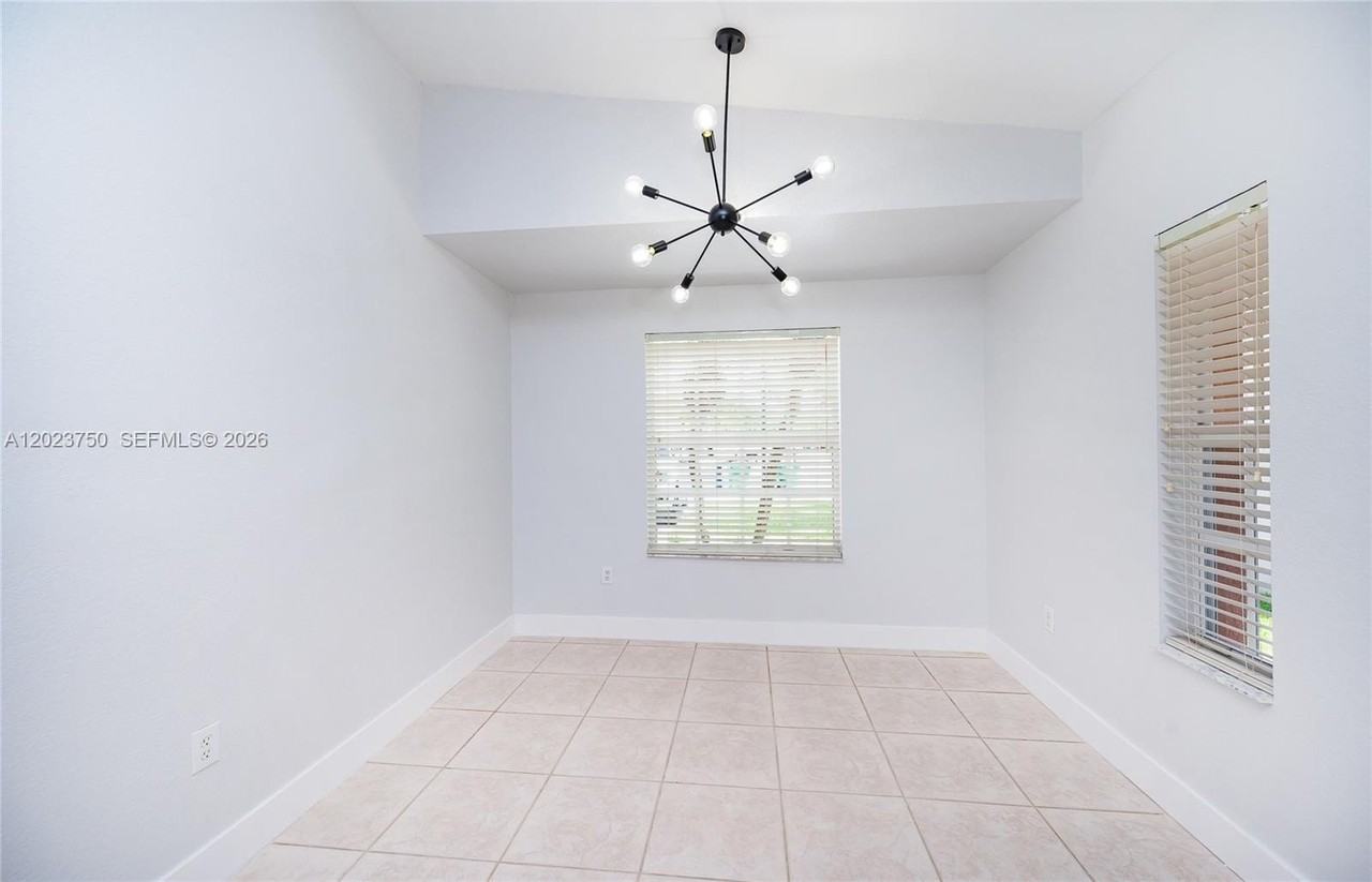 16452 Sw 99th Ln #16452 - Photo 6 of 27