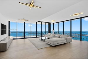 featured image of 700 Ne 24th St