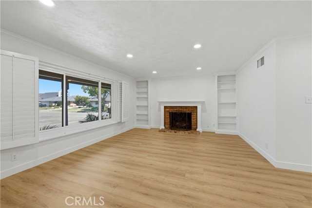 9306 Gregory St - Photo 4 of 8