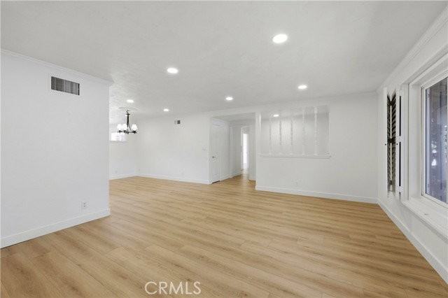 9306 Gregory St - Photo 5 of 8