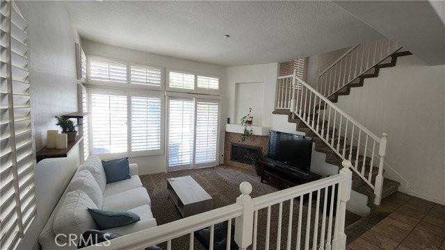580 N Pageant Dr - Photo 2 of 8