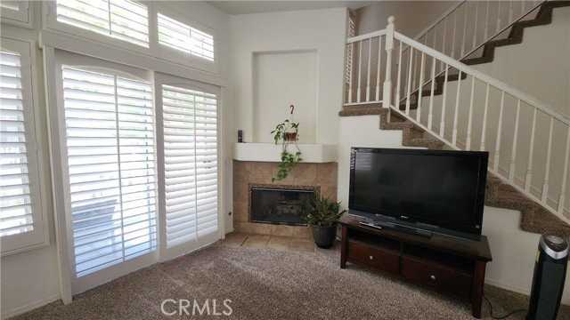 580 N Pageant Dr - Photo 3 of 8