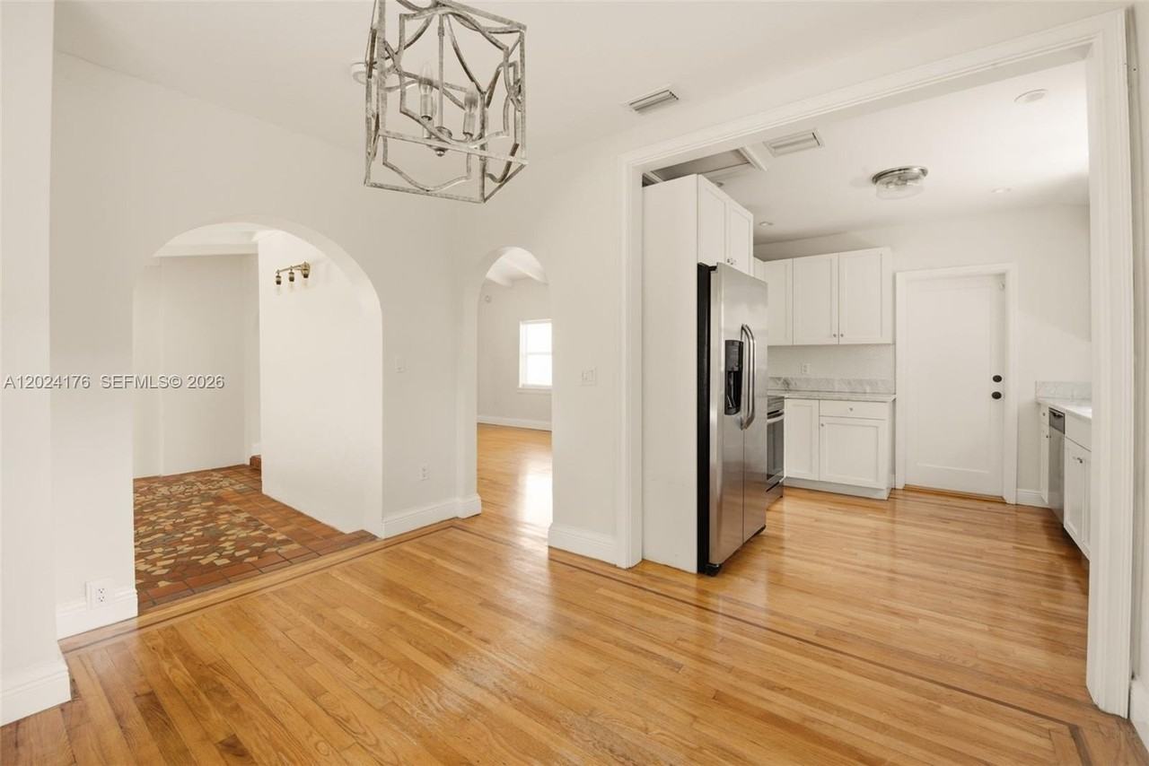 131 Ne 97th St - Photo 5 of 14